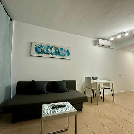 Moderno Apartamento Con Parking,Tarrassa, Barcelona تيراسا المظهر الخارجي الصورة