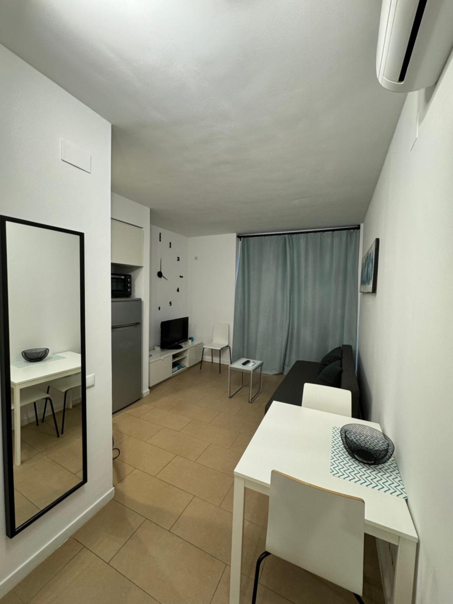 Moderno Apartamento Con Parking,Tarrassa, Barcelona تيراسا المظهر الخارجي الصورة